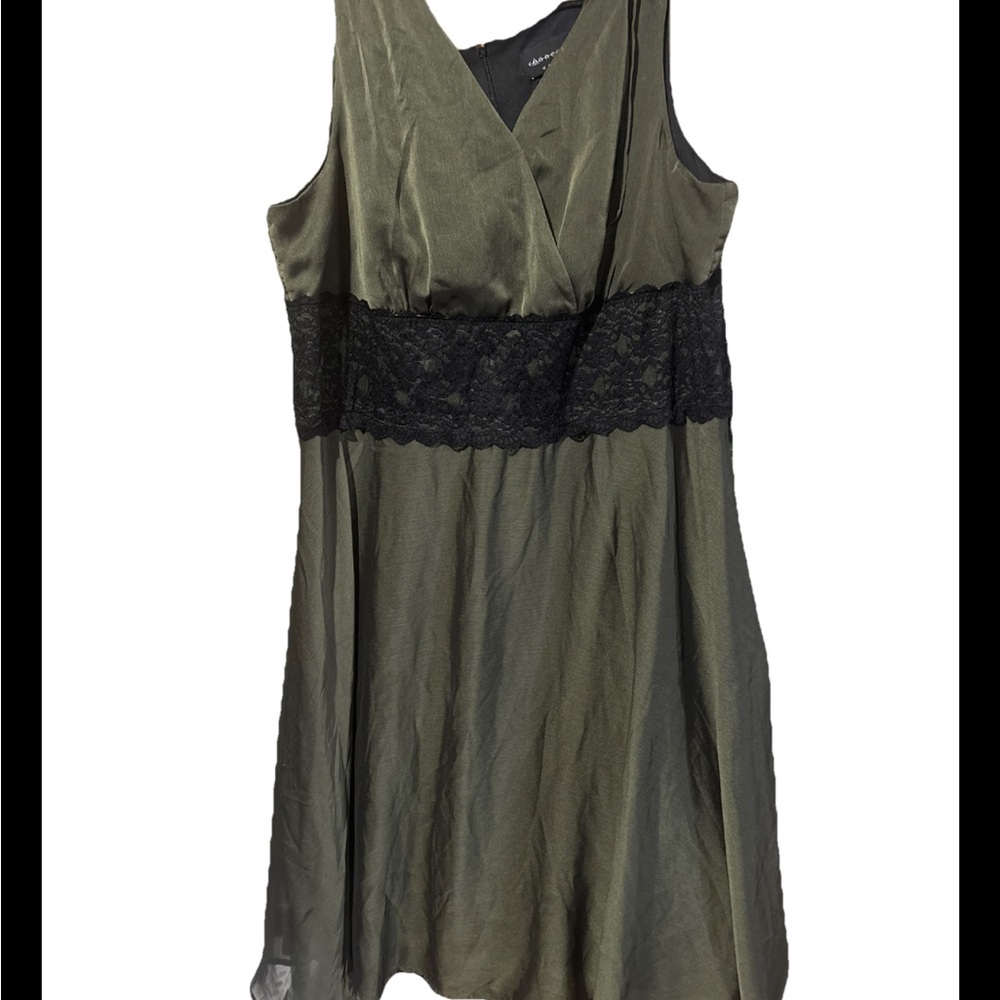 Dress sz 22 W Olive Green connected apparel with Black Lace Detail flowy Plus